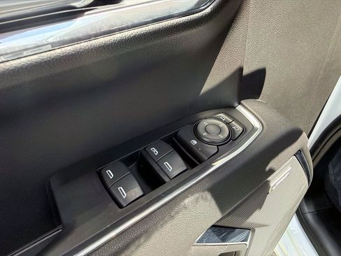 Used 2026 Chevrolet Silverado 1500 LT Trail Boss w/ LT Trail Boss Premium Package AWD/4WD image 19