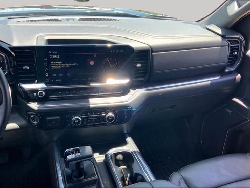Used 2025 GMC Sierra 1500 SLT AWD/4WD image 7