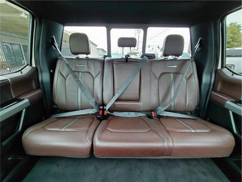 Used 2015 Ford F150 Platinum w/ Equipment Group 701A Luxury image 8