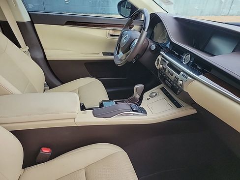 Used 2017 Lexus ES 350 w/ Navigation System Package FWD image 43