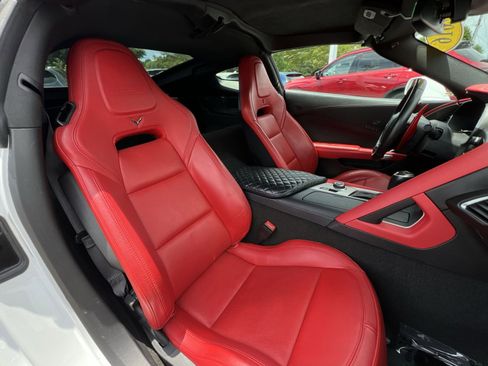 Used 2016 Chevrolet Corvette Z06 w/ 2LZ Preferred Equipment Group RWD image 4