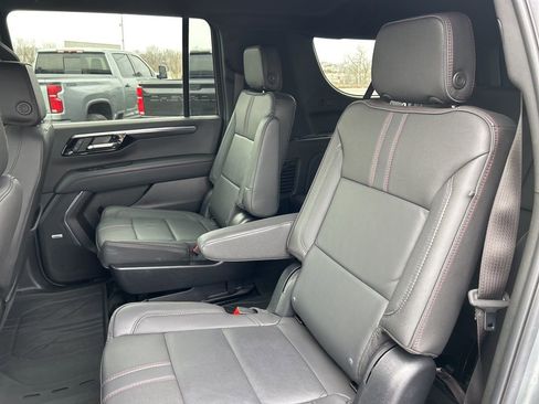 Used 2025 Chevrolet Suburban RST w/ Comfort Package image 41