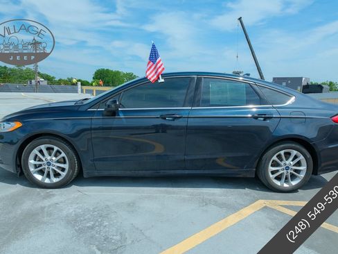 Used 2020 Ford Fusion SE FWD image 6