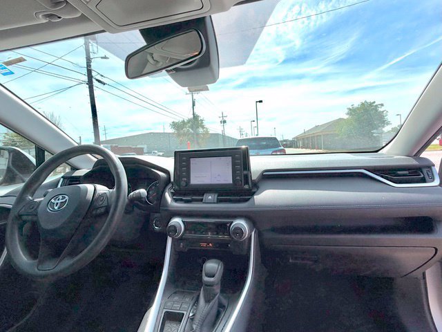 Used 2019 Toyota RAV4 XLE FWD image 11