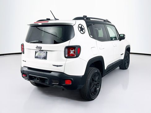 Used 2017 Jeep Renegade Trailhawk AWD/4WD image 9