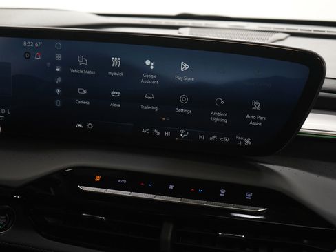 Used 2025 Buick Enclave Avenir w/ Super Cruise Package image 16