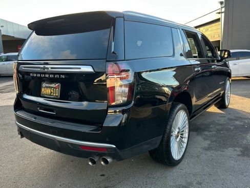 Used 2021 Chevrolet Suburban High Country w/ Premium Package image 9