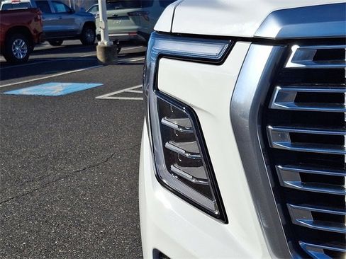 Used 2025 GMC Yukon XL Denali image 9