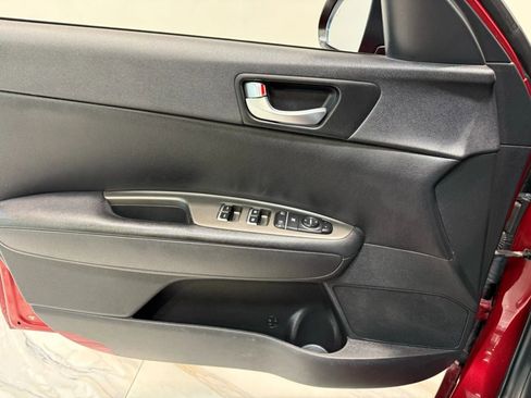 Used 2020 Kia Optima SE image 11