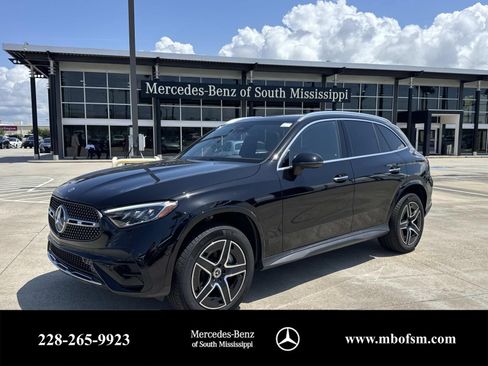Used 2026 Mercedes-Benz GLC 300 image 1
