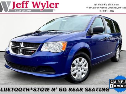 Used 2019 Dodge Grand Caravan SE w/ UConnect Hands-Free Group