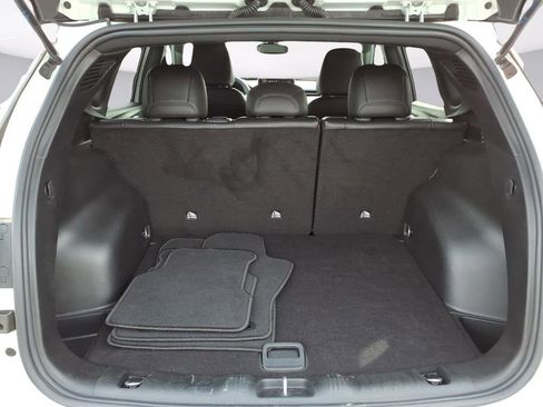 Used 2025 Jeep Compass Limited image 26