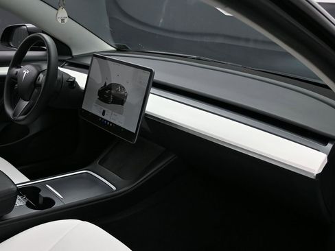 Used 2023 Tesla Model 3 Standard Range image 36