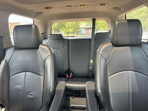 Used 2016 GMC Acadia SLT w/ Open Road Package AWD/4WD image 12