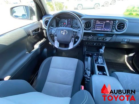 Used 2021 Toyota Tacoma TRD Off-Road w/ Technology Package AWD/4WD image 27