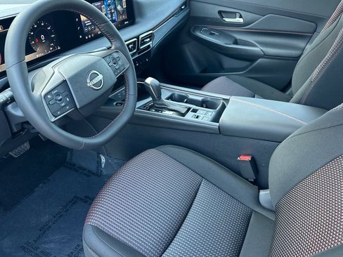 New 2026 Nissan Sentra SR FWD image 10
