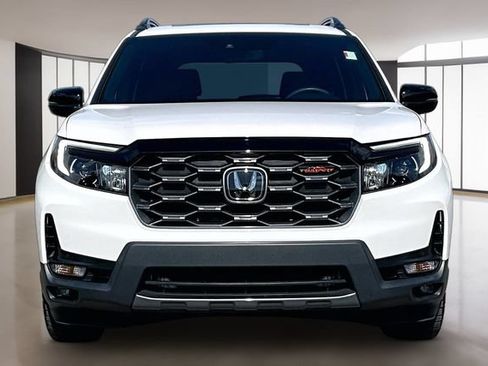 Used 2024 Honda Passport TrailSport image 2