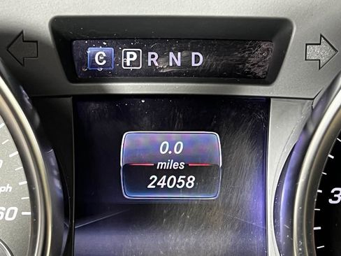 Used 2019 Mercedes-Benz SLC 300 w/ Premium Package image 34