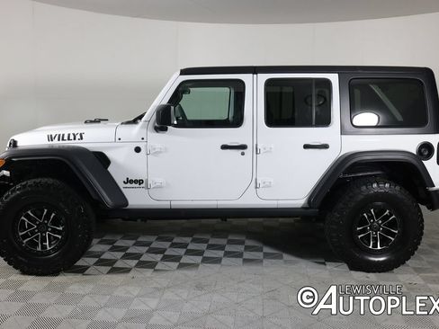 Used 2024 Jeep Wrangler Unlimited Sport AWD/4WD image 8