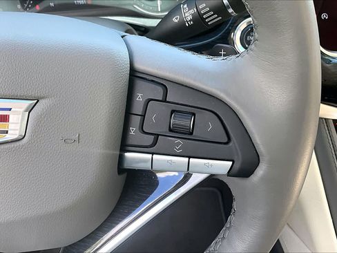 Used 2024 Cadillac XT6 Premium Luxury FWD image 23