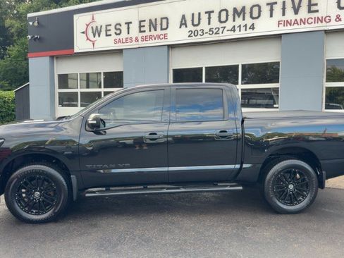 Used 2019 Nissan Titan SL w/ Midnight Edition AWD/4WD image 8