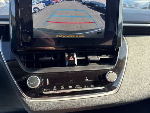 Used 2025 Toyota Corolla LE FWD image 10