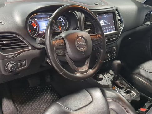 Used 2020 Jeep Cherokee Trailhawk w/ Cold Weather Group AWD/4WD image 12