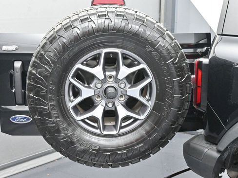 Used 2023 Ford Bronco Badlands image 36