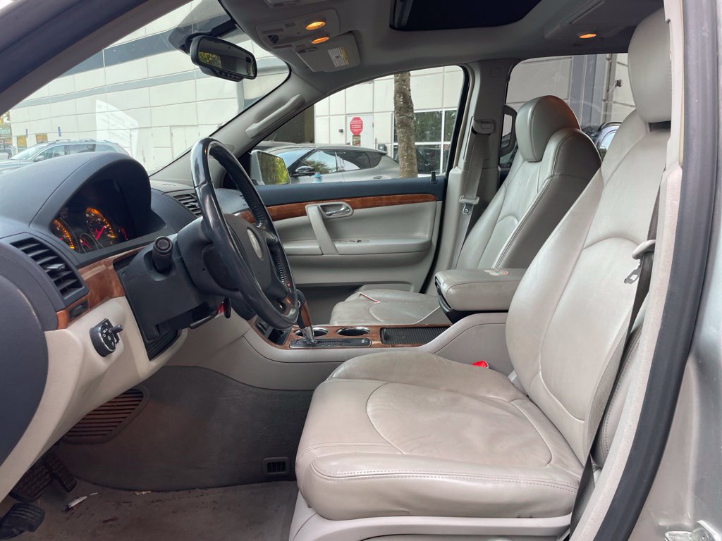 Used 2008 Saturn Outlook XR w/ Premium Trim Package FWD image 20