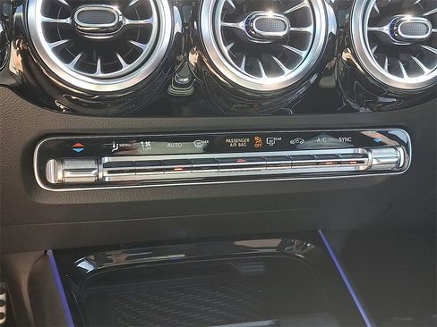 Certified 2024 Mercedes-Benz GLA 250 4MATIC image 16