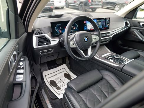 Used 2023 BMW X7 xDrive40i w/ Climate Comfort Package image 16
