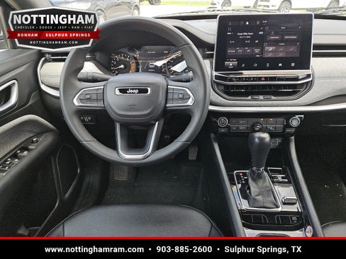 Used 2024 Jeep Compass Latitude AWD/4WD image 11