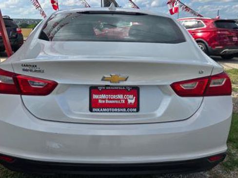 Used 2017 Chevrolet Malibu LT FWD image 7