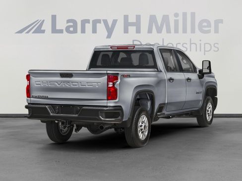 Used 2024 Chevrolet Silverado 2500 W/T image 2