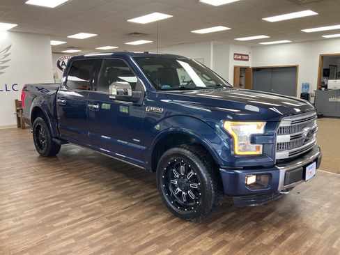 Used 2016 Ford F150 Platinum w/ Equipment Group 701A Luxury AWD/4WD image 4