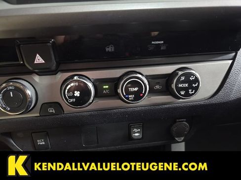 Used 2017 Toyota Tacoma SR5 w/ Tow Package AWD/4WD image 19
