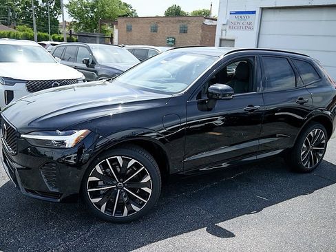 New 2026 Volvo XC60 T8 Ultra w/ Climate Package AWD/4WD image 3