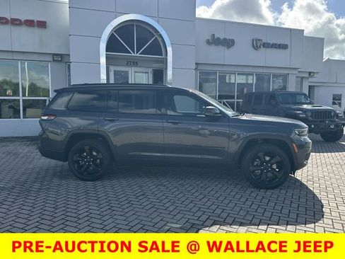 Used 2024 Jeep Grand Cherokee L Altitude AWD/4WD image 6
