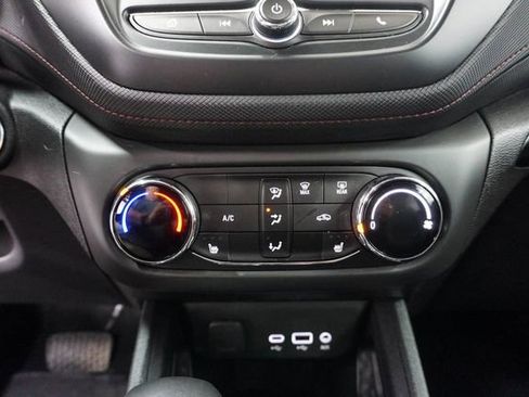 Used 2023 Chevrolet TrailBlazer RS FWD image 16