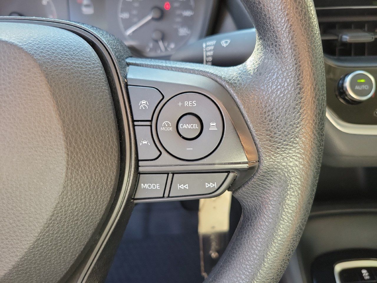 Used 2023 Toyota Corolla LE FWD image 20