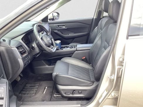 Used 2024 Nissan Rogue Platinum w/ Platinum Premium Package AWD/4WD image 9