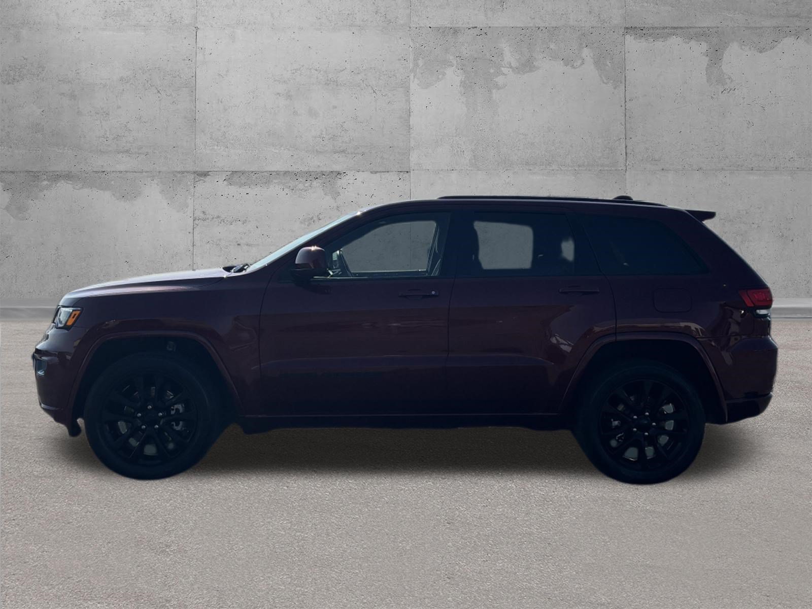 Used 2021 Jeep Grand Cherokee Laredo X AWD/4WD image 4