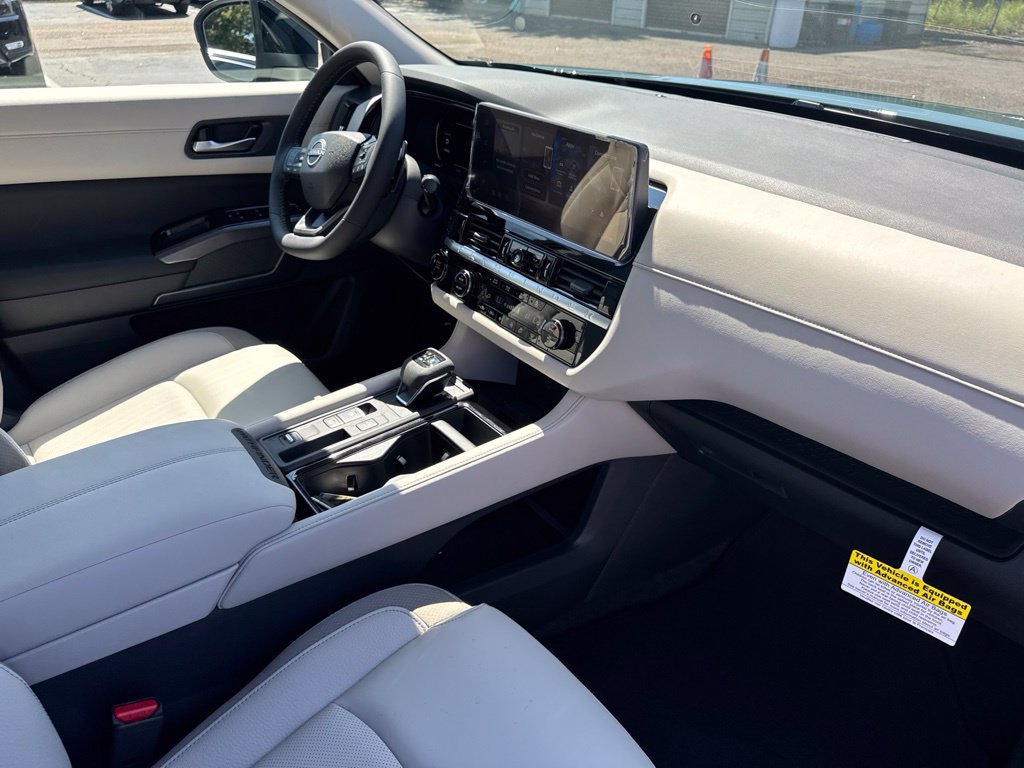 New 2026 Nissan Pathfinder SL FWD image 19