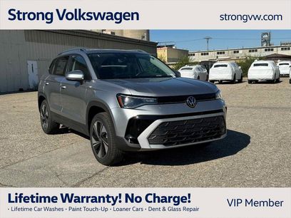 New 2025 Volkswagen Taos SE