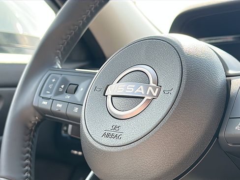 New 2025 Nissan Pathfinder SV w/ Black Appearance Package image 21