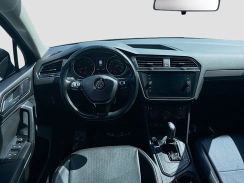 Used 2018 Volkswagen Tiguan SE FWD image 18