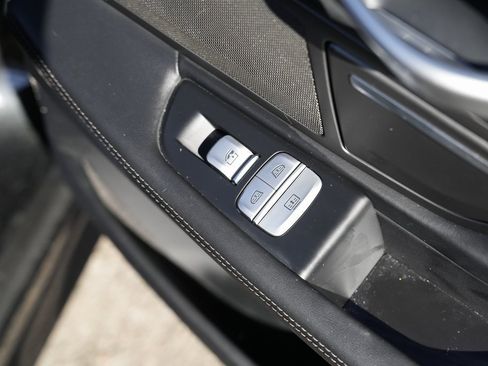 Used 2019 BMW 750i xDrive image 39