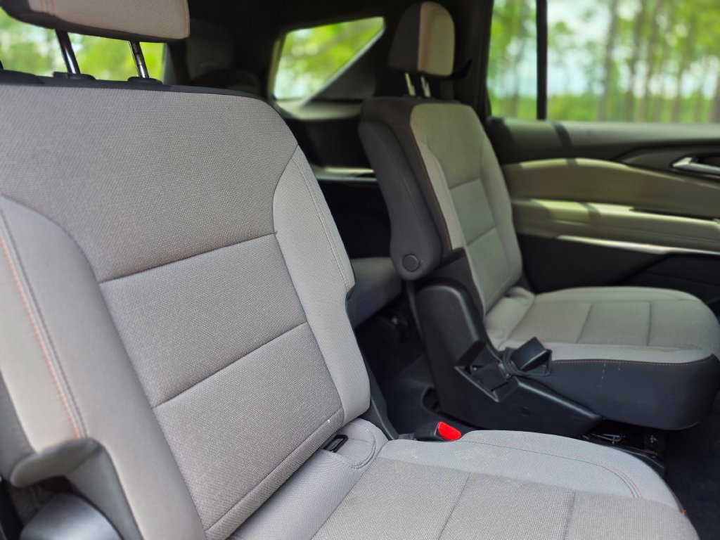 Used 2026 Chevrolet Traverse LT w/ Driver Confidence Package FWD image 22