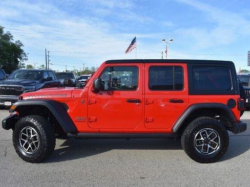 Used 2026 Jeep Wrangler Unlimited Rubicon AWD/4WD image 3
