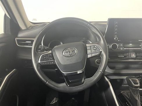 Certified 2020 Toyota Highlander XLE AWD/4WD image 15